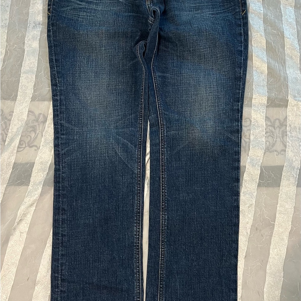 Express Straight Blue Jeans with Timeless Denim Appeal